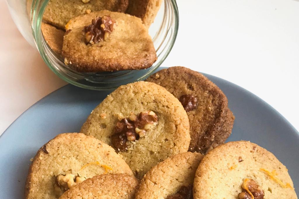 Walnut and Naartjie Biscuit recipe